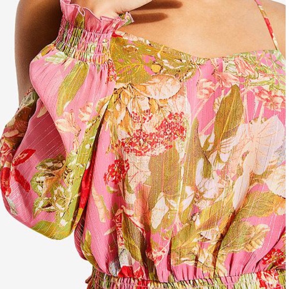 BNWT GUESS top - Picture 3 of 6